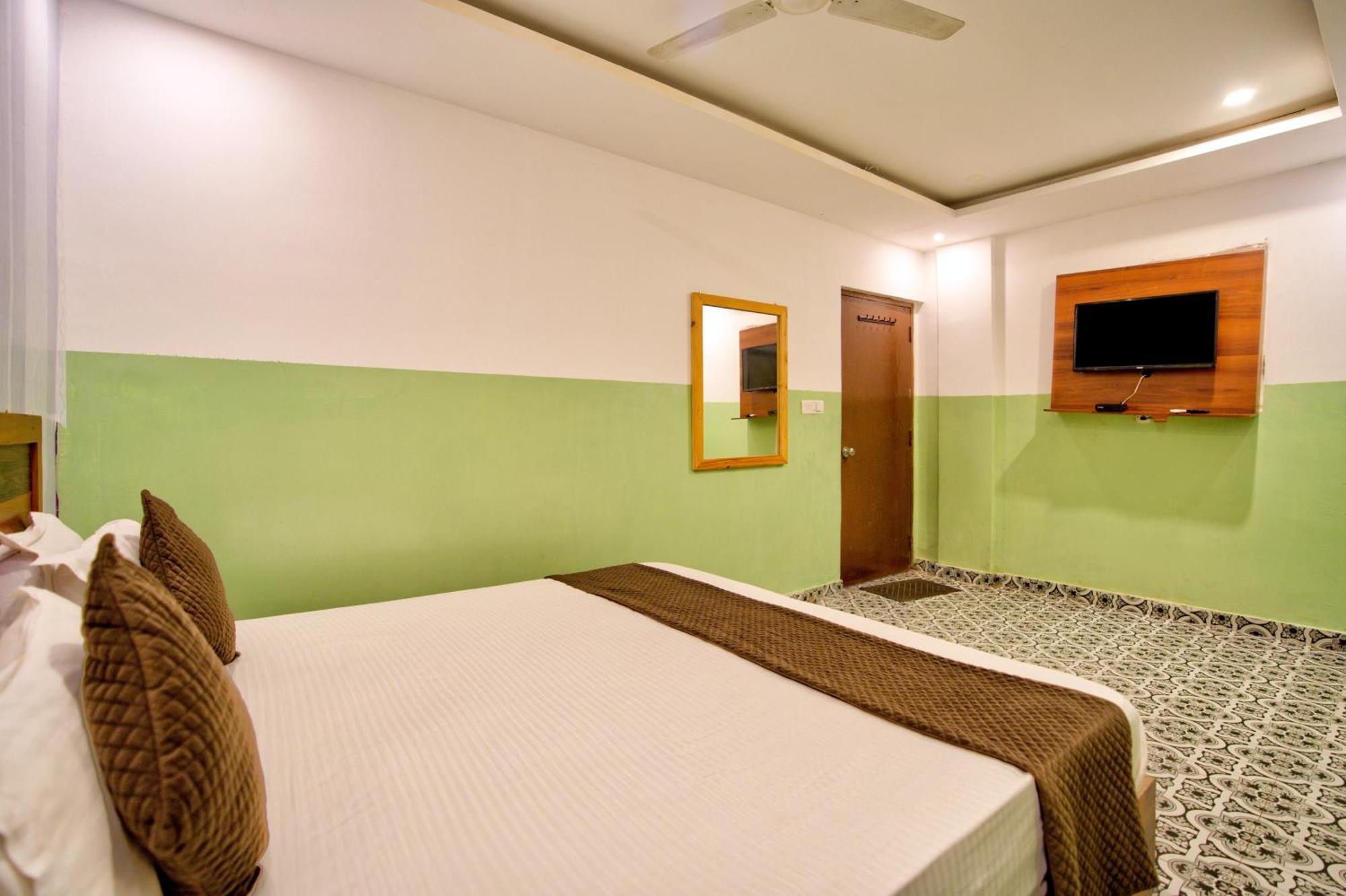 Golden Rice Resort & Cottages Candolim Exterior photo